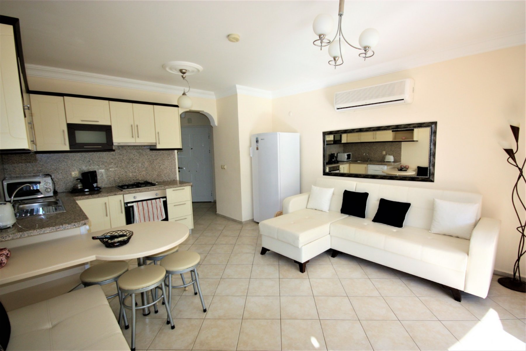 CLA104 Sunset Beach Club Aqua 37 one bedroom apartment for rent