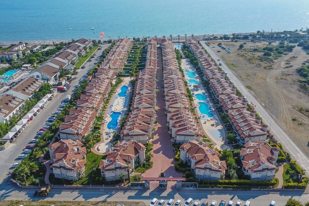 Aqua-33 Sunset Beach Club özel plaj ve havuzlu kiralık yazlık apart daire